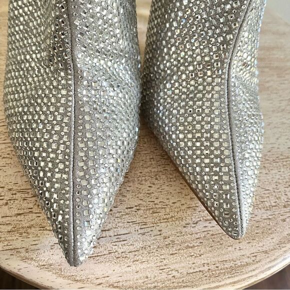Steve Madden Vivy Silver Rhinestone Embellished Booties With Clear Heel Side Zip - Picture 6 of 9